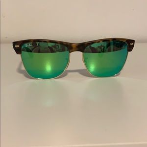 Ray-Ban Mirrored Sunglasses